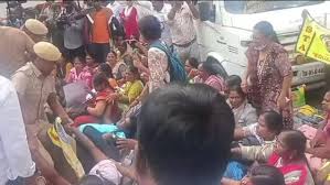 teachers strick22.jpg